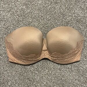 Victoria's Secret‎ Strapless Bra with Lace Trim